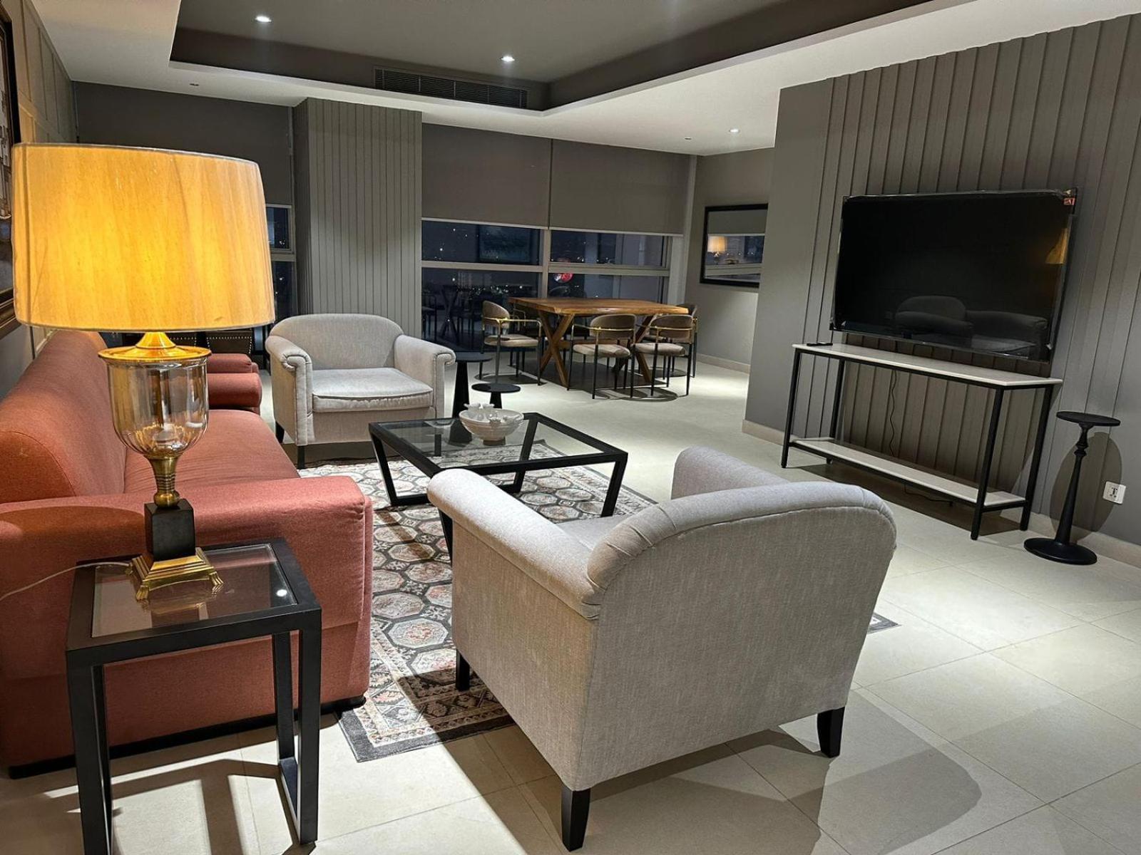 One Constitution Avenue By Goldfinch Aparthotel Islamabad Exterior photo